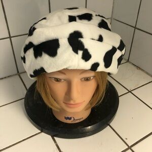 Black and White Beret Hat for those special occasions. Lovely hat to dress up.
